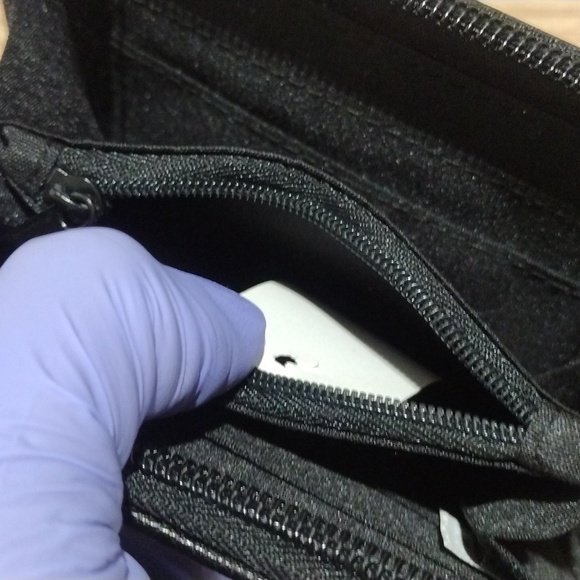 NWOT Black Faux Leather Small Zipper Arround Wallet 5 x 4 inches - Picture 6 of 7